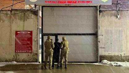 Jandarmadan düzensiz göçmen operasyonu; 7 düzensiz göçmen, 4 organizatör yakalandı