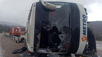 Konya’da yolcu otobüsü devrildi: 15 yaralı
