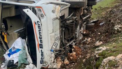 Mardin’de yolcu otobüsü devrildi: 24 yaralı