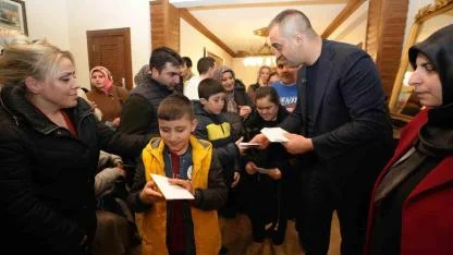 MHP’den 500 çocuğa bayramlık elbise