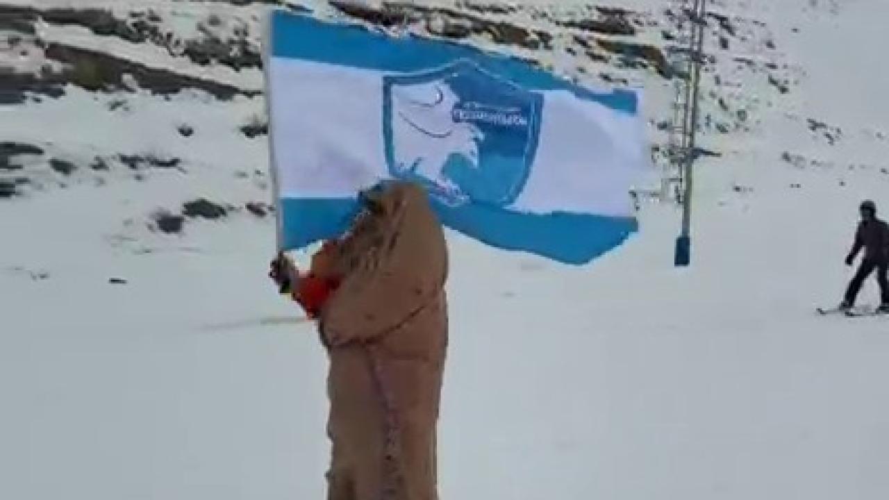 Palandöken’in zirvesinden ehram ve Erzurumspor bayrağı ile kaydı