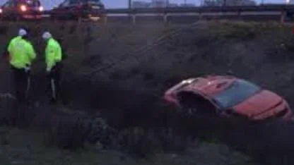 Pendik’te ticari taksi su kanalına uçtu: 3 ölü, 1 yaralı