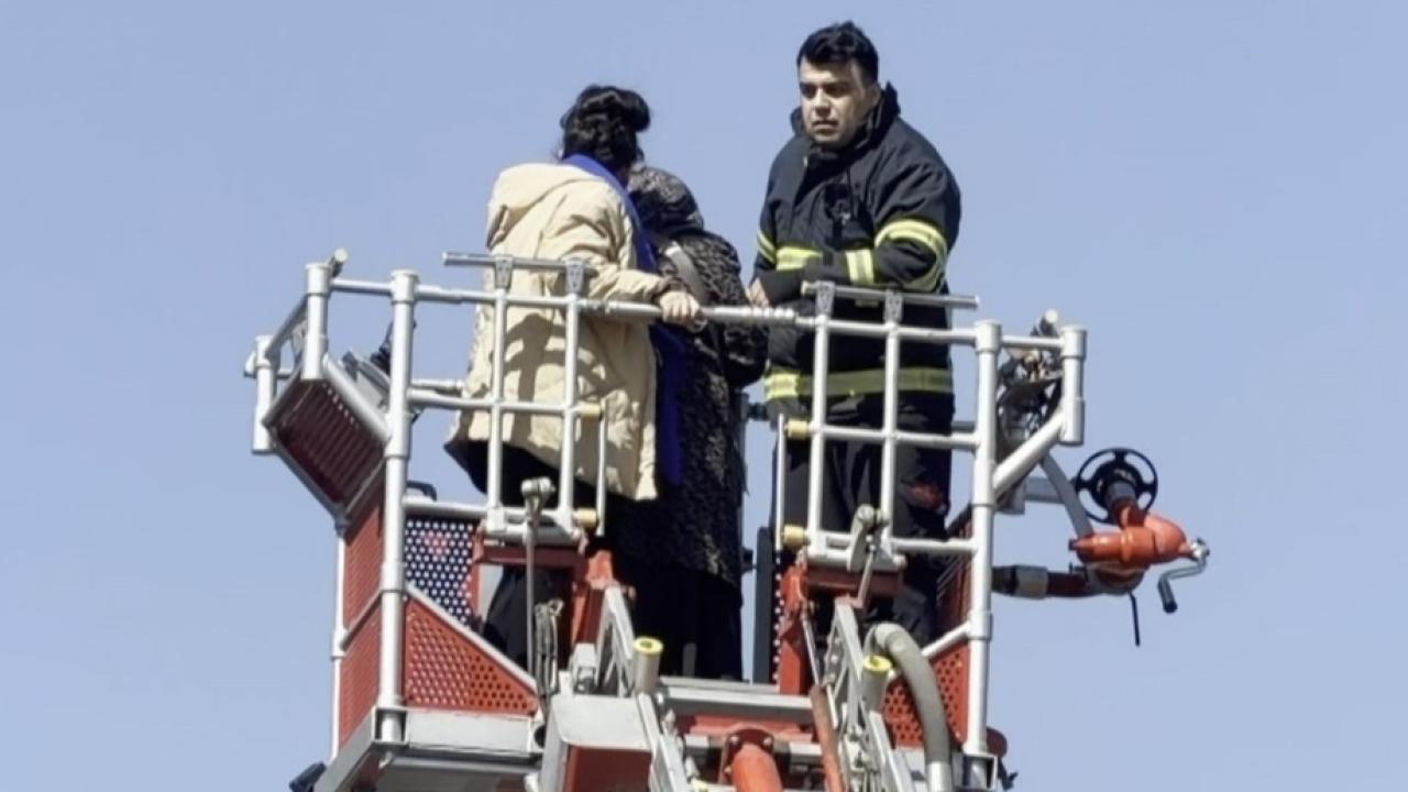 Prizde unutulan şarj aleti yangın çıkardı: 16 kişi hastanelik oldu