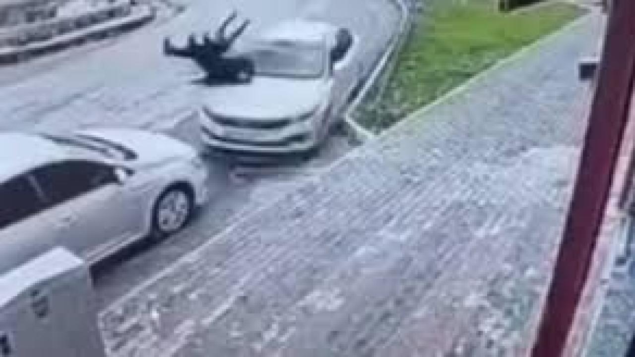 Şırnak’ta otomobil yayalara çarptı: 2 yaralı