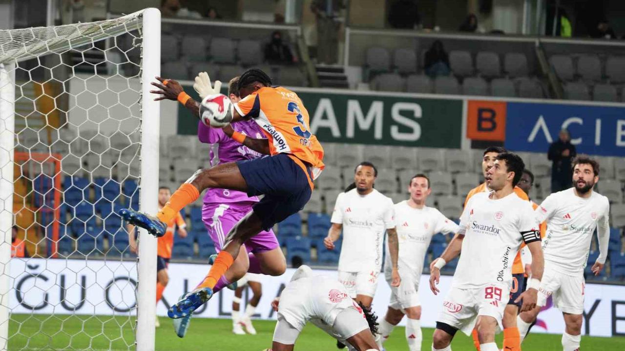 Trendyol Süper Lig: RAMS Başakşehir: 0 - Antalyaspor: 0