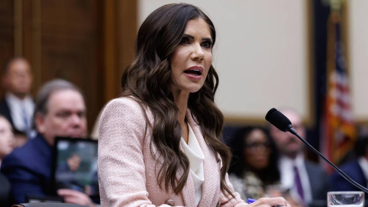 Trump, İç Güvenlik Bakanı Noem'i görevden aldı