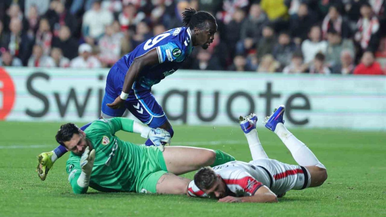UEFA Konferans Ligi: Rayo Vallecano: 0 - Samsunspor: 1