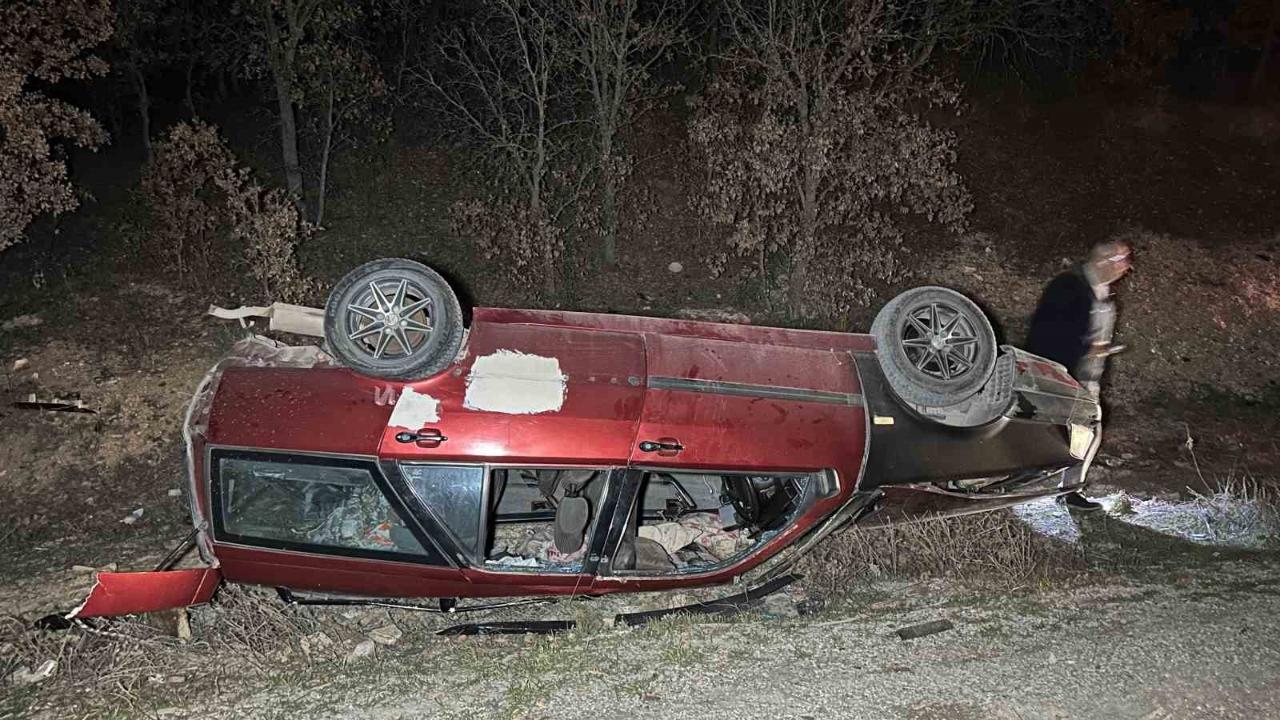 Uşak’ta iki otomobil çarpıştı: 2’si çocuk 5 yaralı