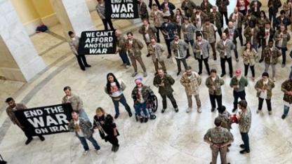 ABD Kongresinde İran savaşını protesto eden gazilere gözaltı