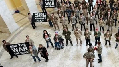 ABD Kongresinde İran savaşını protesto eden gazilere gözaltı