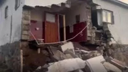 Ağrı’daki depremde köylerde bazı yapılarda hasar meydana geldi