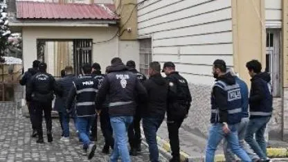 Ardahan merkezli 5 ilde "rüşvet ve görevi kötüye kullanma" operasyonu: 7 kişi tutuklandı