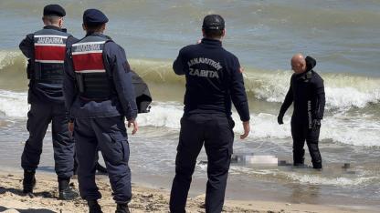 Arnavutköy sahilinde erkek cesedi bulundu