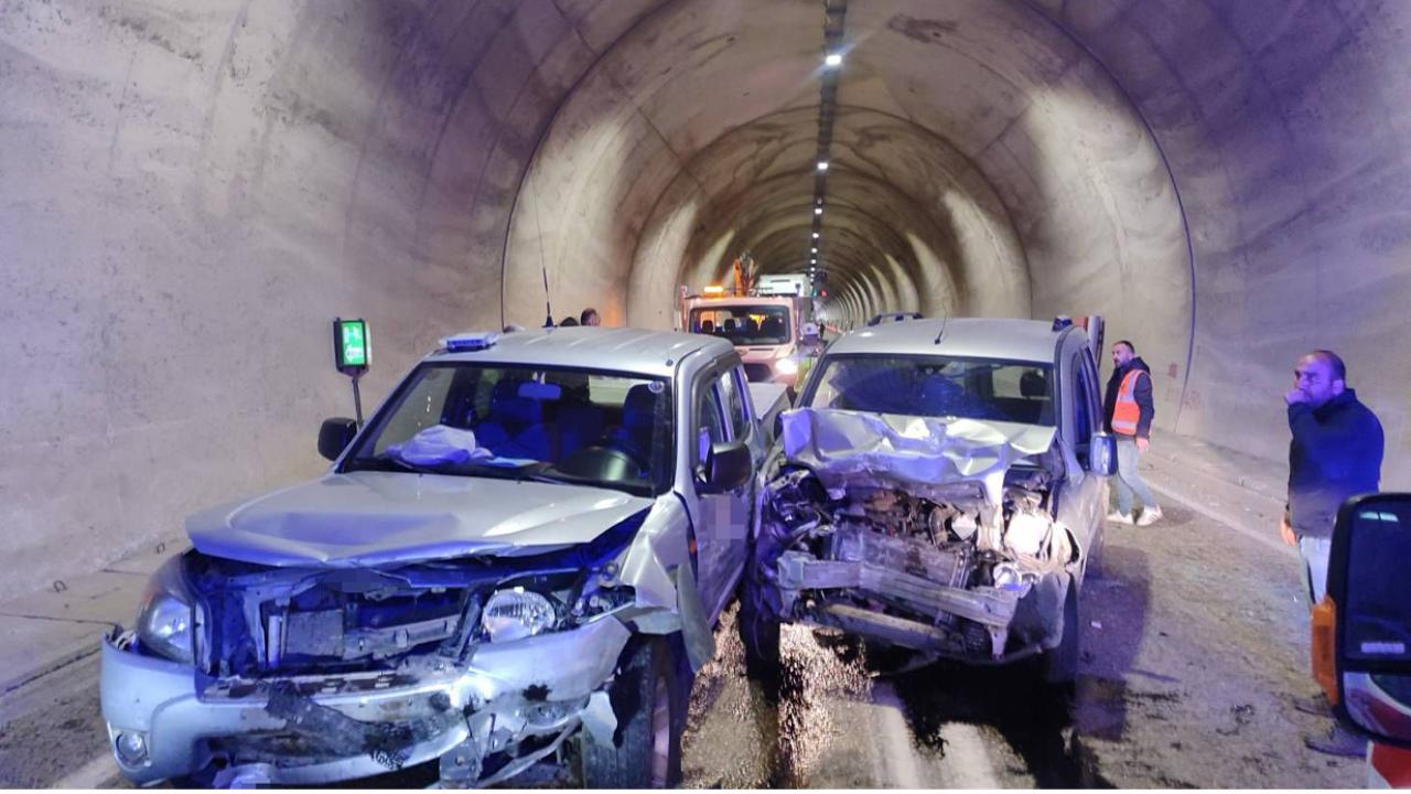 Artvin’de tünelde kaza: 7 yaralı
