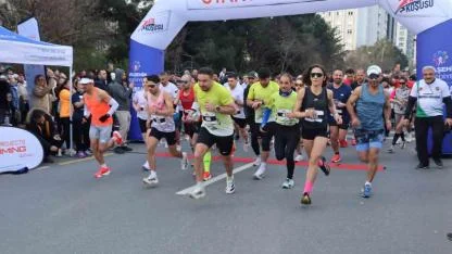 Ataşehir’de bir ilk: Bin 200 sporcu Ata Koşusu’nda ter döktü