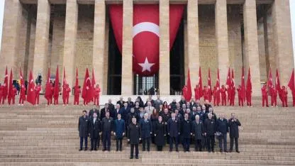 Bakan Tekin, öğrencilerle Anıtkabir’i ziyaret etti