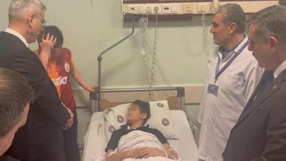 Bakanlar yaralı öğrencileri ziyaret etti