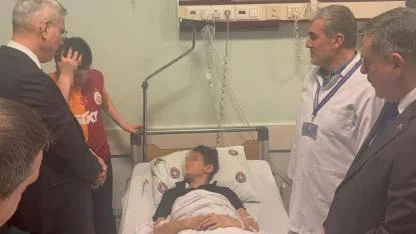 Bakanlar yaralı öğrencileri ziyaret etti