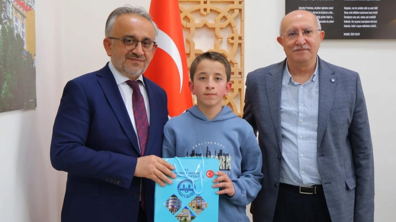 Bayburtlu öğrenciler Kur’an-ı Kerim’i güzel okuma yarışmalarında bölge birincisi oldu