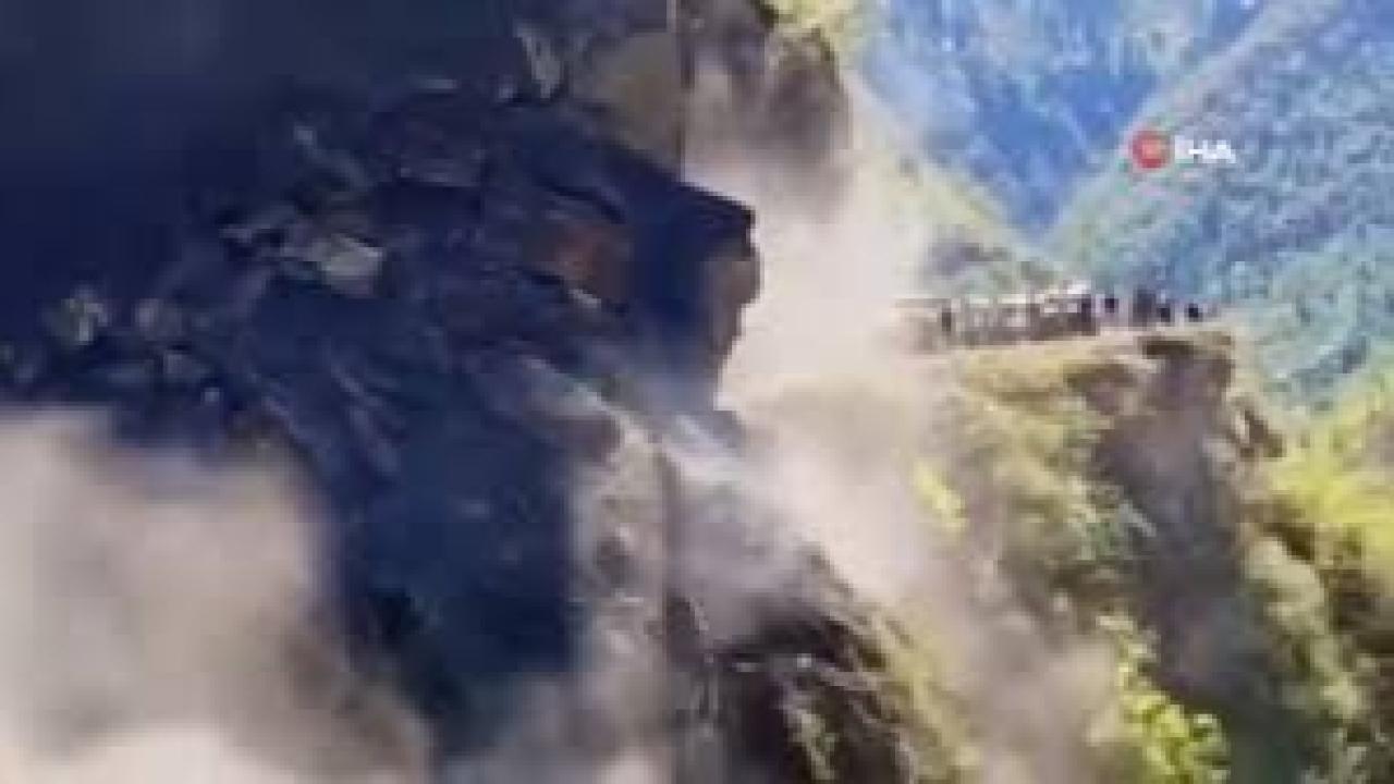 Devasa kaya saniyeler içinde aniden çöktü, facianın eşiğinden dönüldü