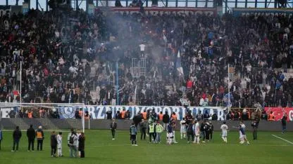 Erzurumspor FK,  şampiyonluğu ve Süper Ligi kutladı.