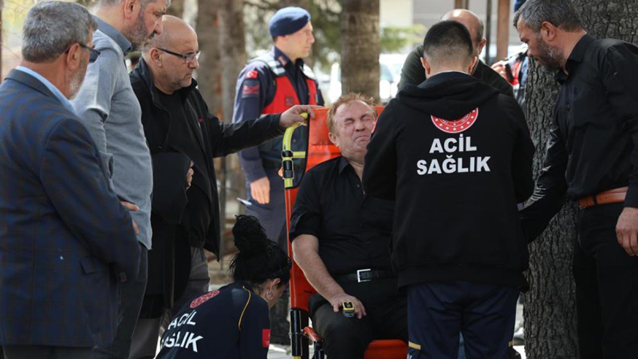 Eşinin cenazesinde fenalaştı, sağlıkçılar müdahale etti