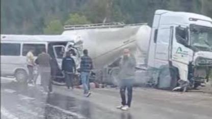 Isparta-Antalya karayolunda feci kaza: 7 ölü