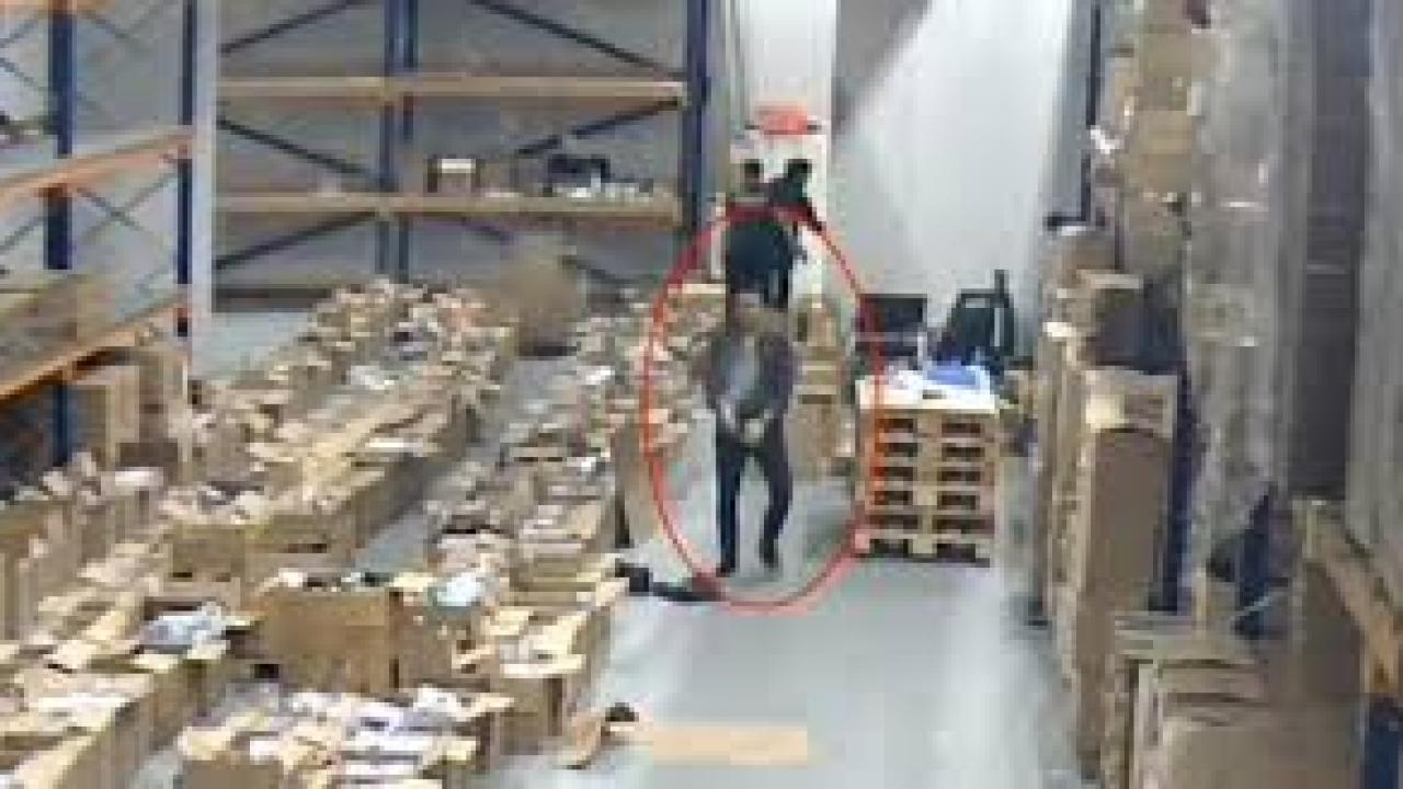 İstanbul Havalimanı Gümrük Müdürlüğü’nde görevli 4 gümrük personeli usulsüzlük iddiasıyla gözaltına alındı