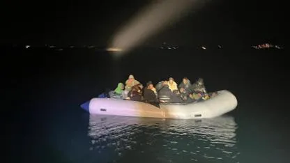 İzmir’de 9’u çocuk 25 düzensiz göçmen yakalandı