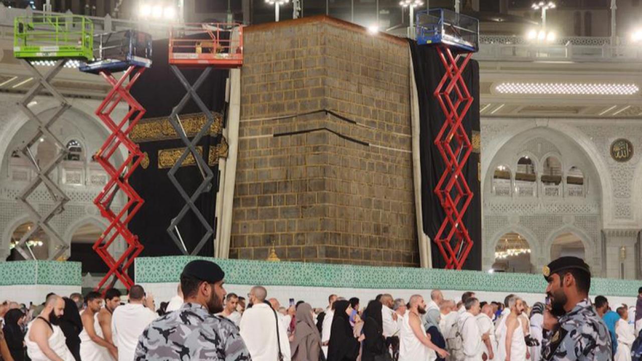 Kabe-i Muazzama duvarları bakıma alındı