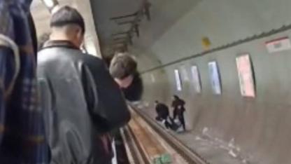 Kadıköy metro istasyonunda intihar girişimi vatandaşlar tarafından engellendi