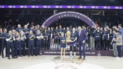 Kadınlar basketbolda şampiyon Fenerbahçe