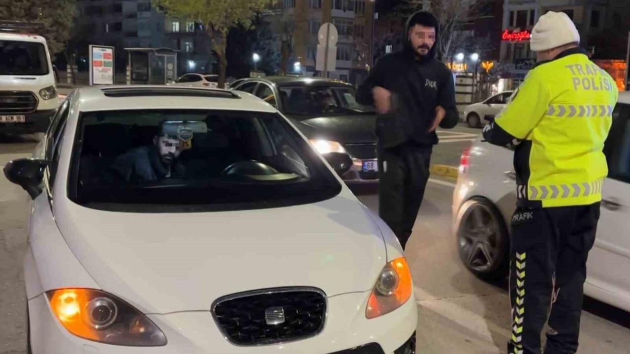 Ön plakası takılı olmayan araç sürücüsüne 4 bin lira ceza