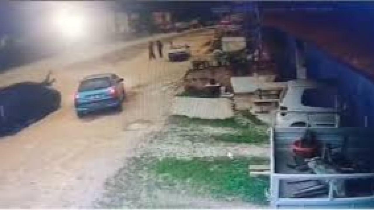 Önce konuştu, sonra çarptı: O anlar kameraya yansıdı