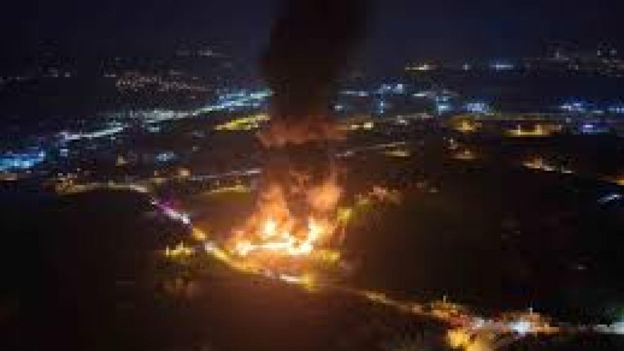 Samsun'da muz deposunda yangın: Alevler göğe yükseldi