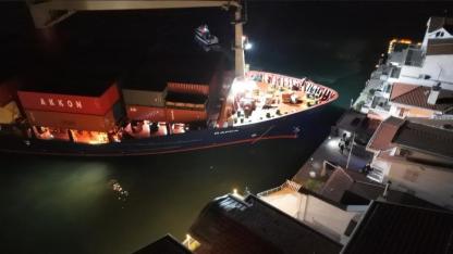 Sarıyer’de yalıya metreler kala karaya oturan konteyner gemisi yüzdürüldü