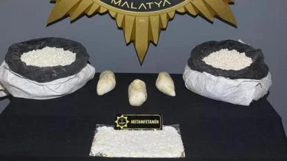 Şeker çuvallarından 3 kilo uyuşturucu çıktı