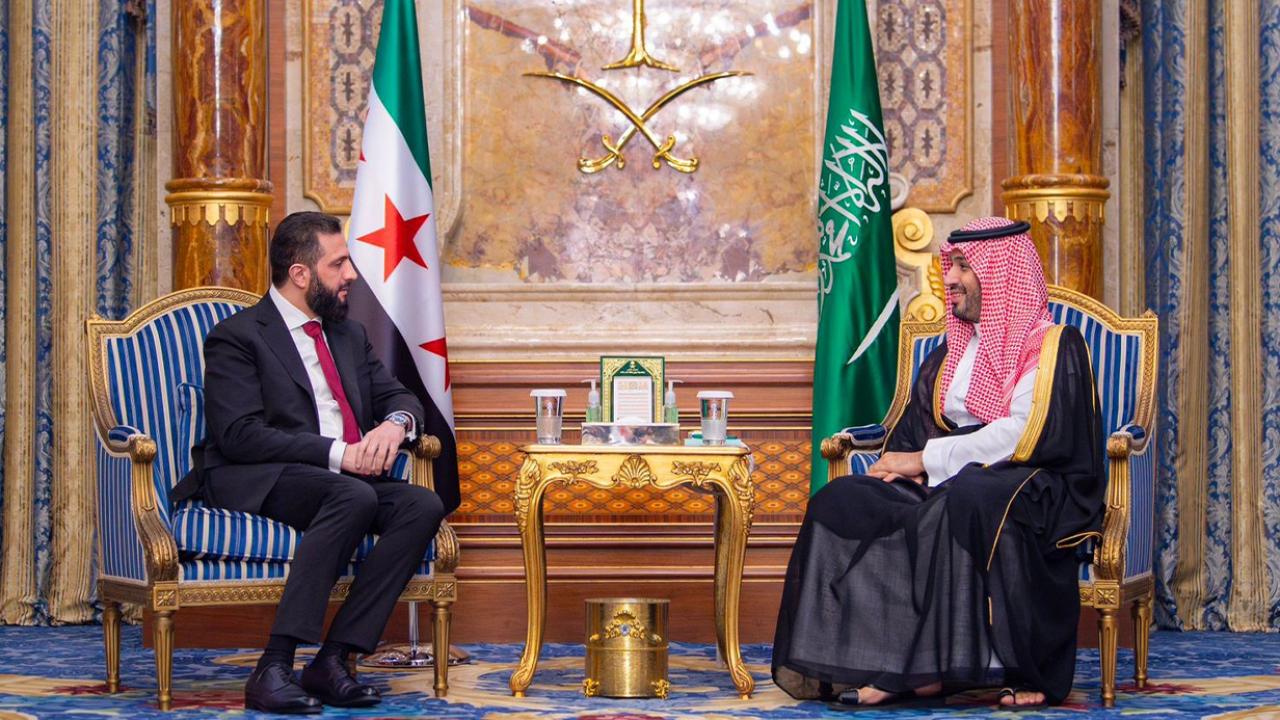 Suriye Devlet Başkanı eş-Şara, Suudi Arabistan Veliaht Prensi Selman ile görüştü
