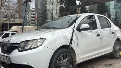 Teröristlerin kiraladığı otomobil incelemelerin ardından olay yerinden kaldırıldı