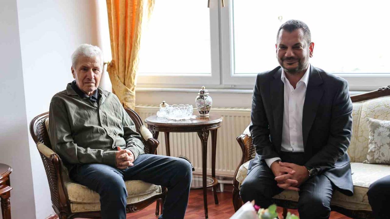 Trabzonspor eski başkanı Atay Aktuğ hayatını kaybetti