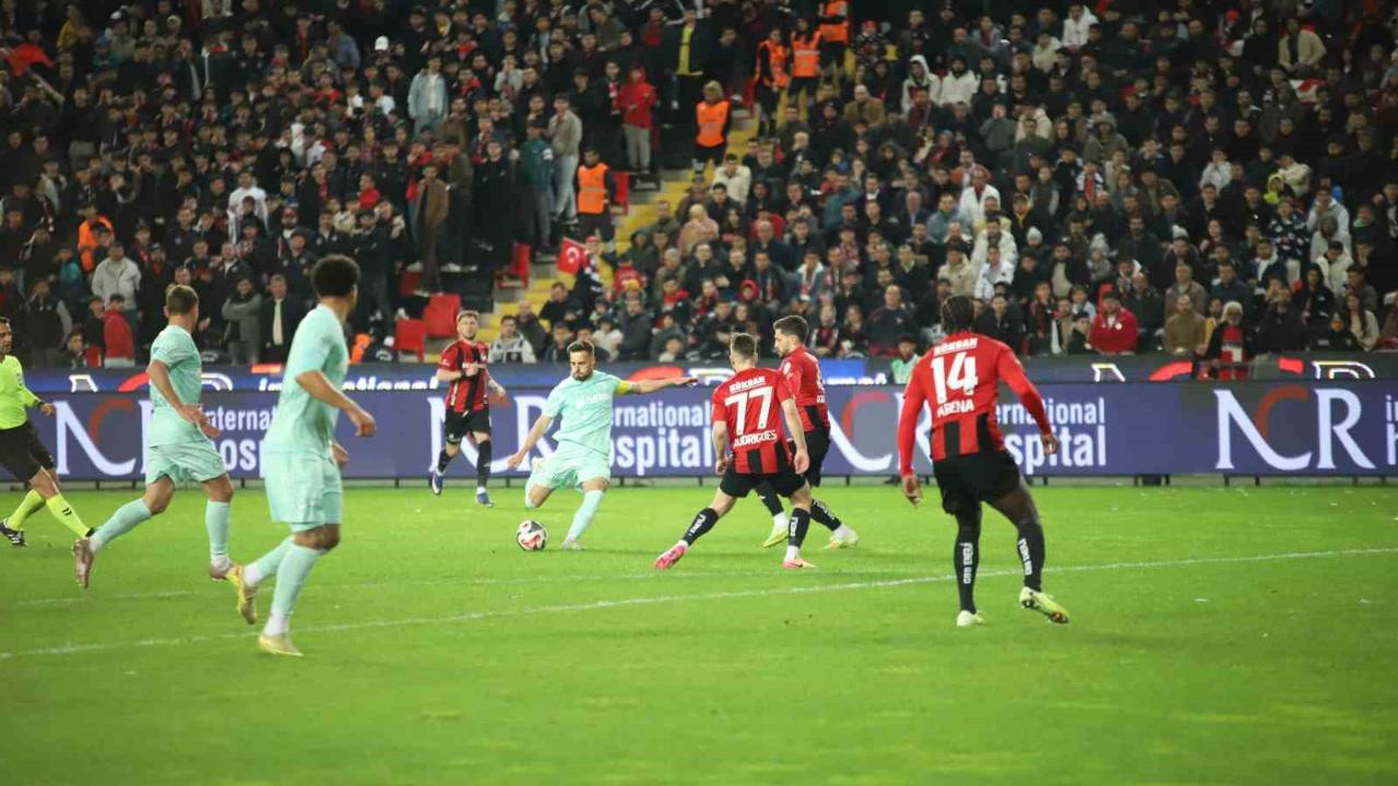 Trendyol Süper Lig: Gaziantep FK: 3 - Kayserispor: 0