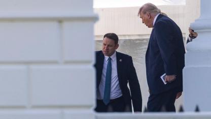 Trump, Yüksek Mahkeme duruşmasına katılan görevdeki ilk başkan oldu