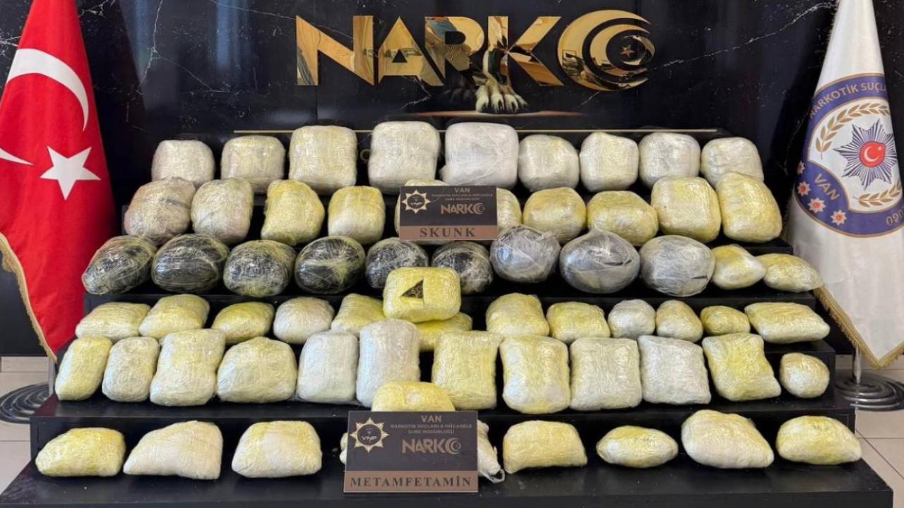 Van’da durdurulan kamyondan 74 kilo uyuşturucu çıktı