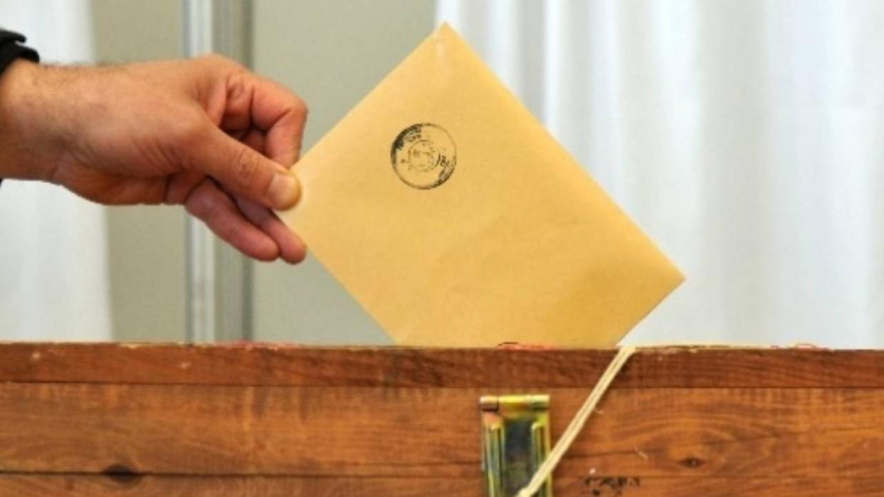 AK Parti 7 Haziran’da yapılacak belde belediye başkanlığı seçimleri için adaylarını açıkladı