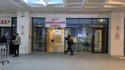 Askeri araç duvara çarptı: 2 asker yaralandı
