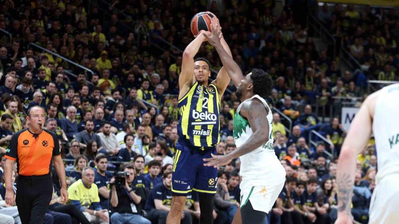 Fenerbahçe seride 2-0 öne geçti