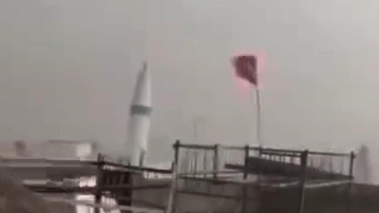 Fırtınada minarenin yıkılma anı kamerada