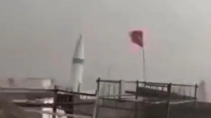 Fırtınada minarenin yıkılma anı kamerada