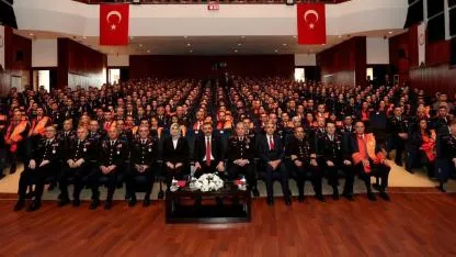 İçişleri Bakanı Çiftçi, subay ve astsubay adaylarıyla bir araya geldi