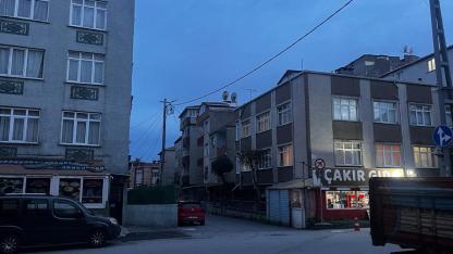 Küçükçekmece’de kahve önünde silahlı saldırı: 3 yaralı
